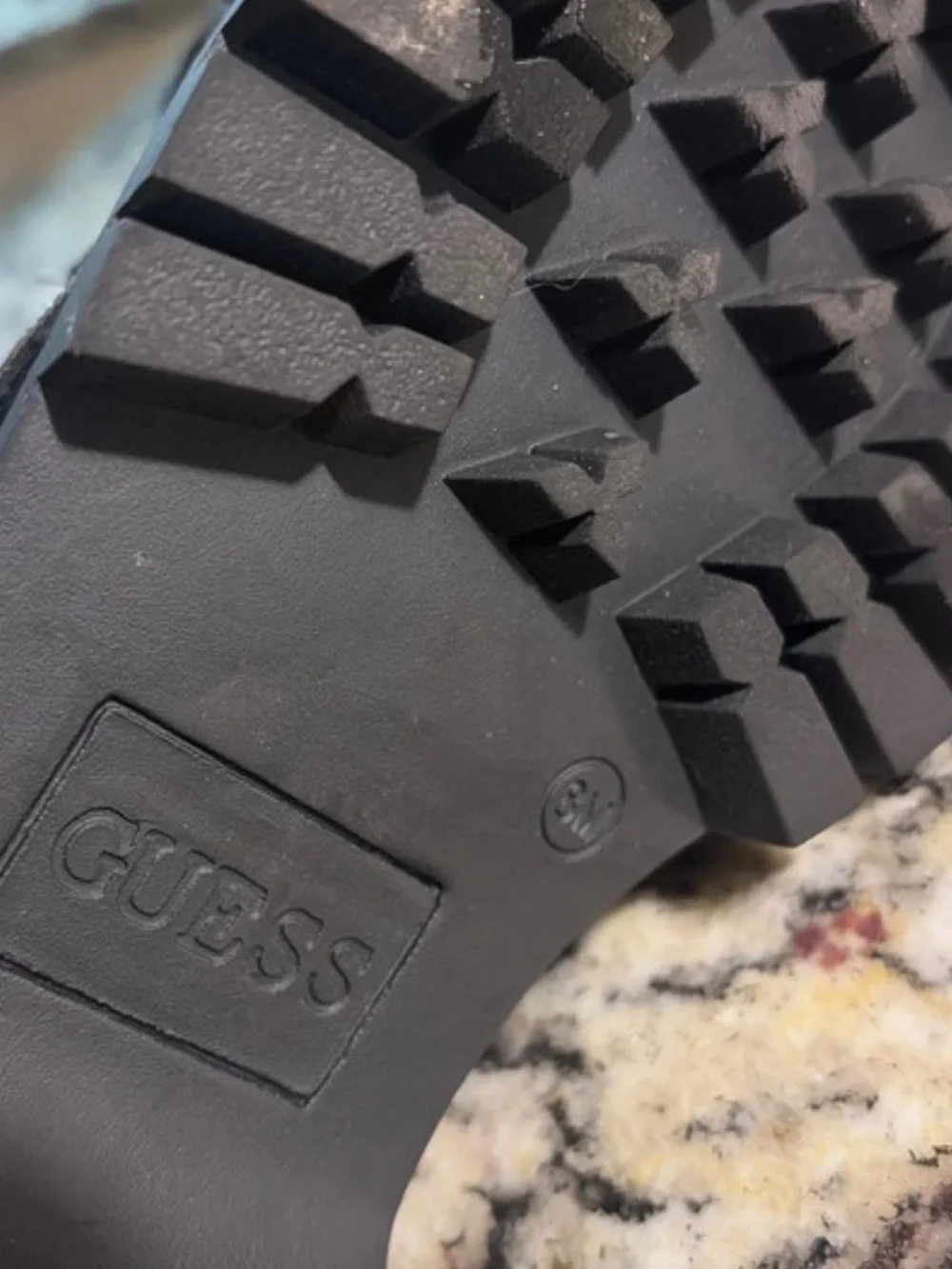 GUESS♦️PLATFORM LOAFER